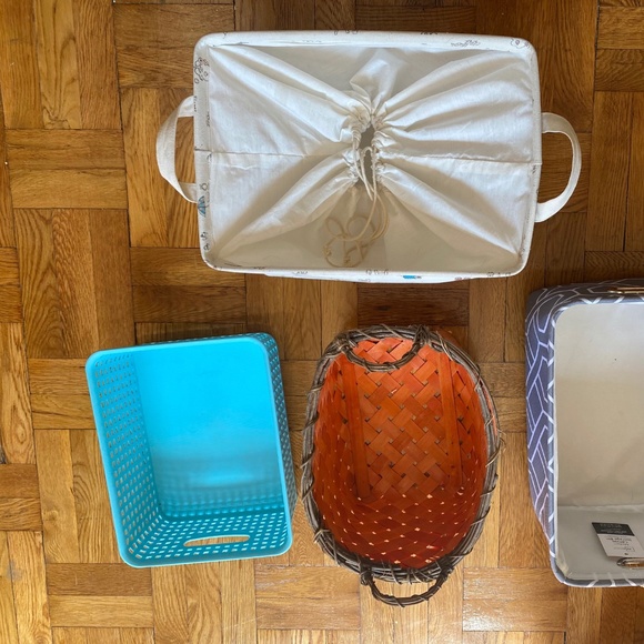 4 storage boxes - Picture 2 of 3